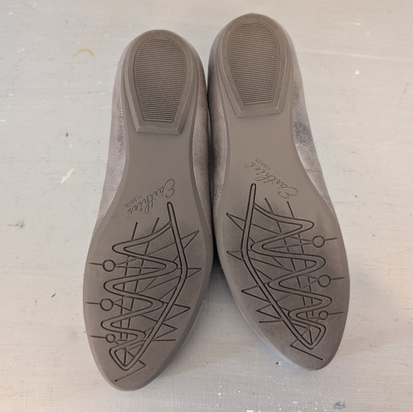Earthies by Earth  women’s leather ballet Essen silver metalli Size 6 B - Picture 10 of 10